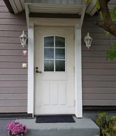 Onnia, Kattohuoneisto Siurossa Apartment